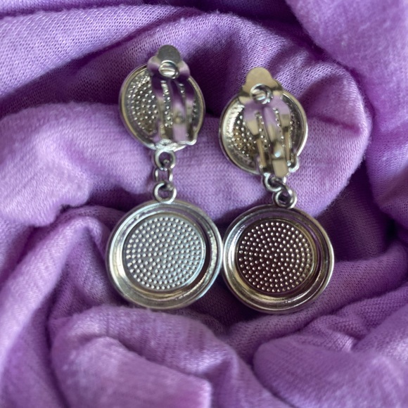 🌸Pink moonstone silver tone clip on earrings. 🌸 - Picture 2 of 4